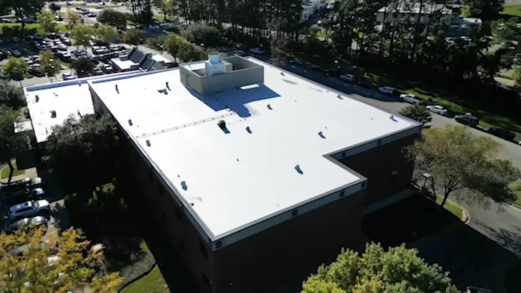 Commercial building roof installation in Tyler, TX